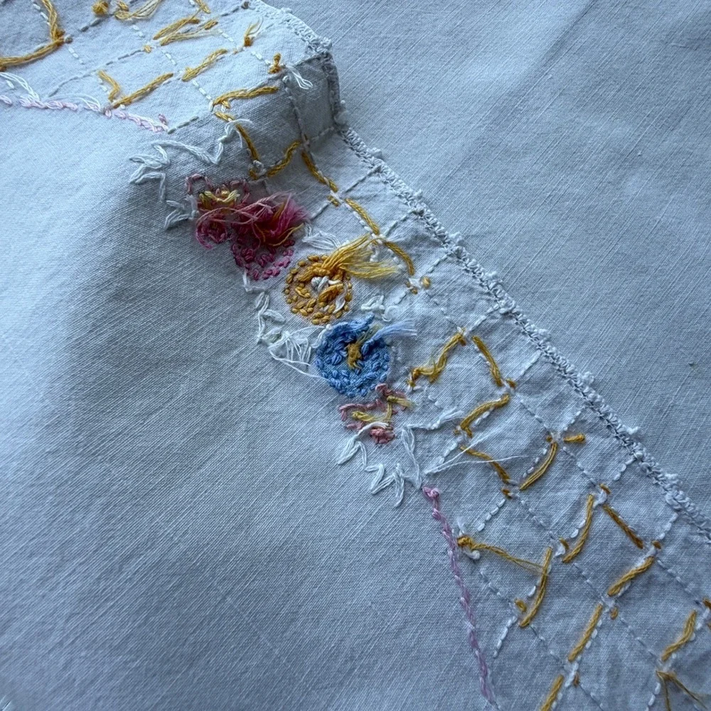 Vintage Hand Embroidered Linen Table Runner and Placemat Set White Floral